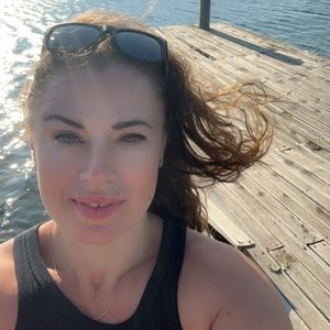 Meet your Posher, Edlira